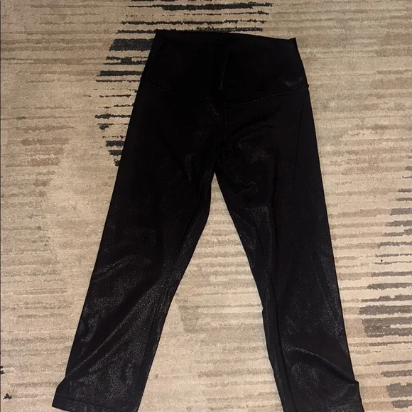 Lululemon Align high-rise leggings in a radiant black foil print size 6 - Picture 3 of 5